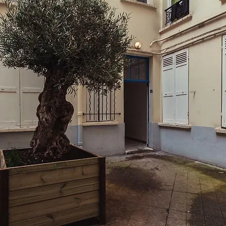 Charming 30m² Border Of Montmartre *