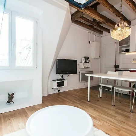 Charming 30m² Border Of Montmartre Paris