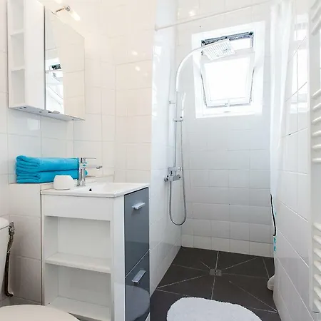 Charming 30m² Border Of Montmartre *