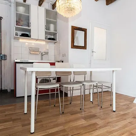 Charming 30m² Border Of Montmartre Apartment Paris