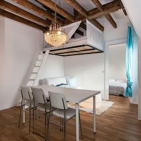 Charming 30m² Border Of Montmartre