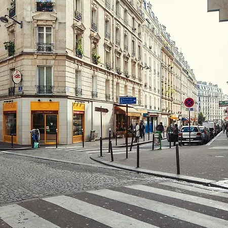 Charming 30m² Border Of Montmartre *
